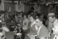 1958 - 014 - Fasching 1958
?, Menth Erika geb. Scheckenbach, Fuchs Gertrud, Düchs Helga, Deppisch Käthchen geb. Düchs, Pfeuffer Rita geb. Kämmer, Müller Christa geb. Bätz, Schnabel Erna geb. Scheckenbach, Reißmann Irmgard geb. Pfeuffer, Fuchs Georg, Scheckenbach Maria geb. Schuhmann, Korbmann Otto, Reißmann Oswald,? hinten: Freitag Hildegard geb. Fuchs,?, Schwarz Gerhard, Fuchs Kunigunda, Englert Lona geb. Weißkopf